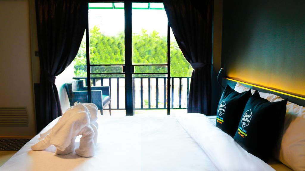 Dent Station Resident Hotel Phuket Exterior photo